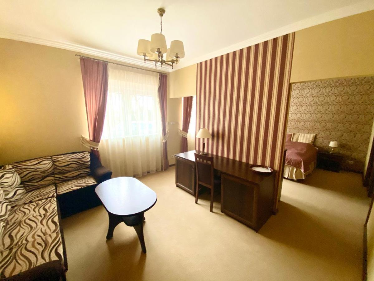 Przy Debach Hotel Stargard Szczecinski Exterior photo